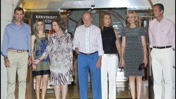 Famille royale d'Espagne : Carton rouge look pour la reine, Letizia et Cristina