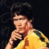 Bruce Lee dans Le jeu de la mort en 1972. Le film n'est sorti qu'en 1978.