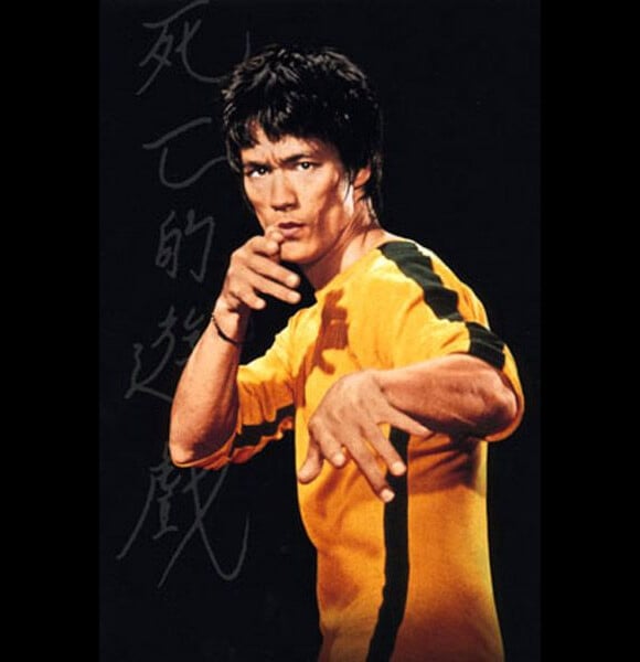 Bruce Lee dans Le jeu de la mort en 1972. Le film n'est sorti qu'en 1978.
