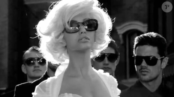 Image extraite du court métrage Hollywood by Zahia, signé Alix Malka pour Vanity Fair Italie, août 2011.