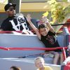 Paris, Blanket et Prince Jackson (accompagné de sa petite amie Niki) passent l'après-midi du mercredi 3 août au parc Six Flags de Valencia, près de Los Angeles.