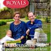 Couverture du magazine Royals dans lequel le prince Jean de France et son épouse Philomena confient leur nouvel heureux événement. Ils posent avec leur fils aîné Gaston.