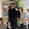 Brad Pitt et Angelina Jolie avec leurs enfants Knox, Vivienne et Pax, en mars 2011