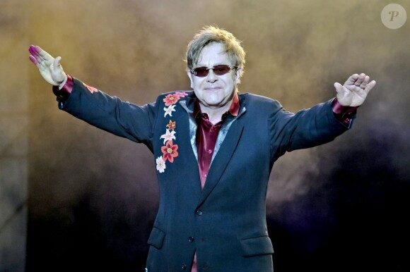 Elton John en juillet 2011 en Italie 