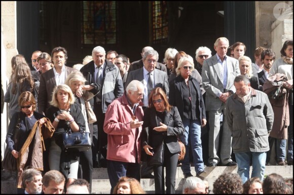 Obsèques de Patrick Guillemin, le 30 août 2011. Roland Giraud, Nicoletta, Jean-Luc Moreau et d'autres amis lui ont dit adieu.