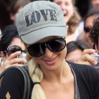 Paris Hilton, clubbeuse invétérée, est partie s'éclater à Majorque