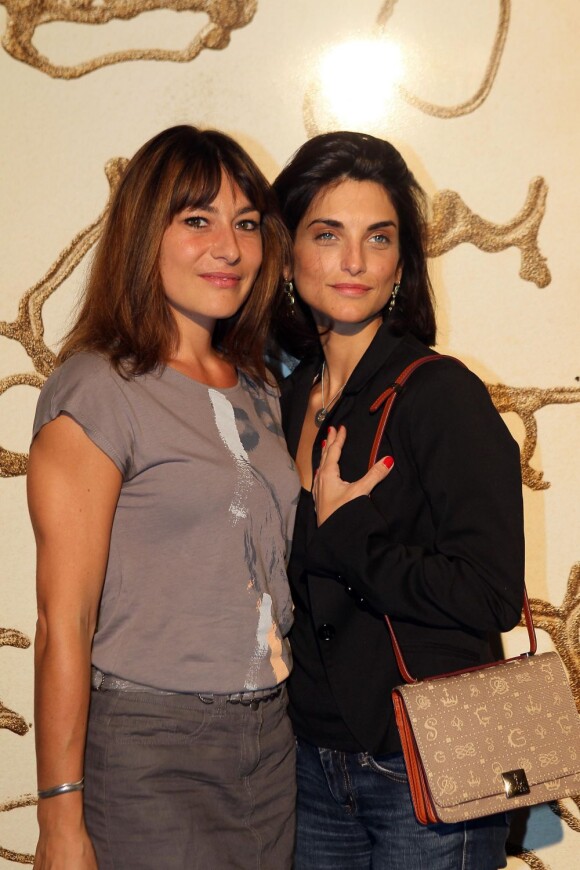 Shirley Bousquet et Pauline Delpech lors du vernissage de l'exposition L'art, l'amour, la mode. Le 1er septembre  2011