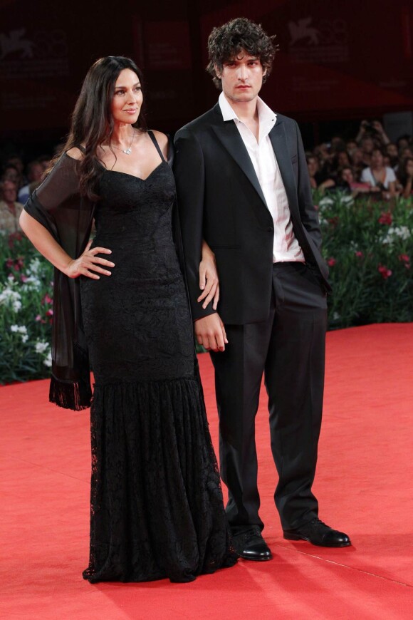 Louis Garrel et Monica Bellucci lors de la projection du film Un été brûlant, à Venise. 2 septembre 2011