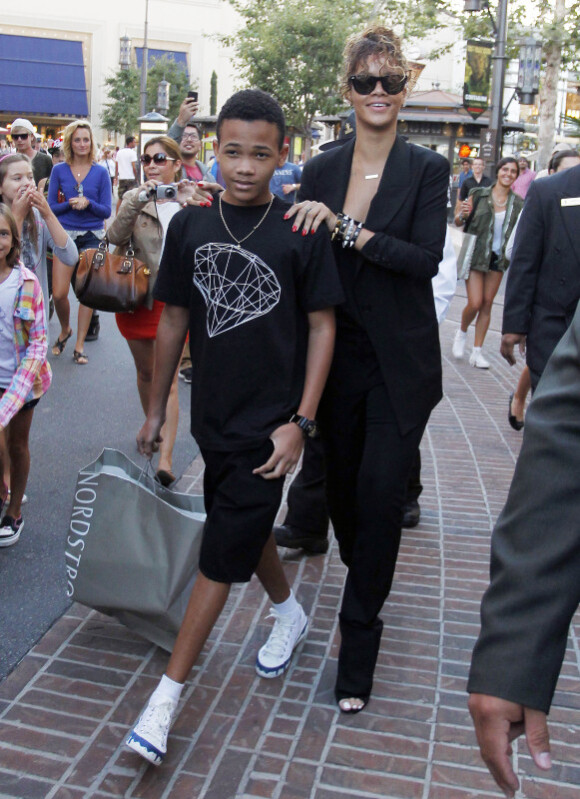 Rihanna passe un très bon moment avec son petit frère Rajad Fenty à Los Angeles le 3 septembre 2011