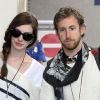 Anne Hathaway et son petit ami Adam Shulman à l'aéroport de Los Angeles le 3 septembre 2011