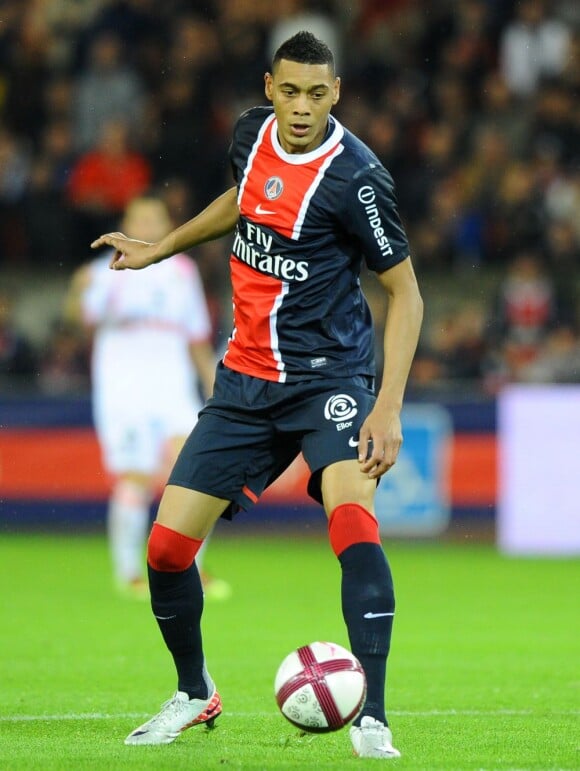 Guillaume Hoarau, attaquant du Paris Sain-Germain et de l'équipe de France a été opéré avec succès de l'épaule droite le 5 septembre 2011