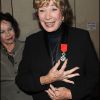 Shirley MacLaine reçoit la Légion d'Honneur à Paris le 5 septembre 2011