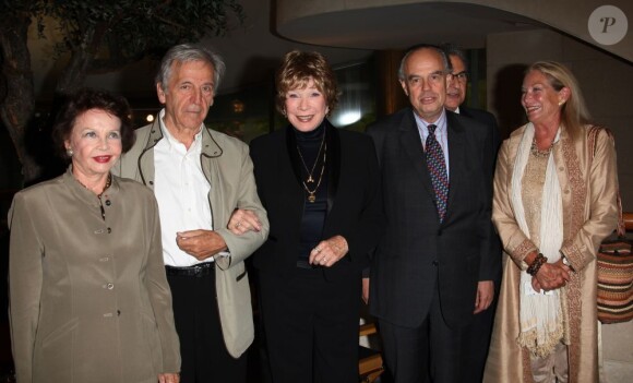 Shirley MacLaine décorée de la Légion d'Honneur à Paris le 5 septembre 2011- ici avec Leslie Caron, Constantin Costa-Gavras, Frederic Mitterrand et Alexandra Stewart