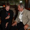 Shirley MacLaine décorée de la Légion d'Honneur à Paris le 5 septembre 2011 - ici avec Constantin Costa Gavras