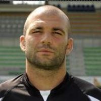 Le rugbyman tricolore Arnaud Mignardi et un coéquipier en bagarre nocturne