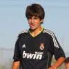 Enzo Zidane, fils de, a franchi une nouvelle étape dans sa carrière en s'entraînant avec le groupe professionnel du Real Madrid le 6 septembre 2011