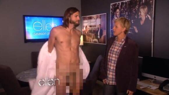 Ashton Kutcher sort le grand jeu pour les besoins du Ellen DeGeneres Show, le 12 septembre 2011 sur NBC.