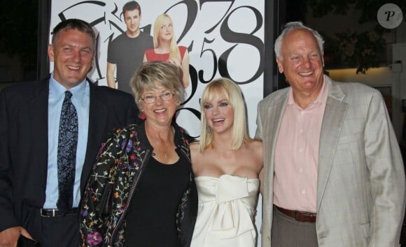Anna Faris et sa famille, à l'avant-première de (S)ex List le 19 septembre 2011 au Regency Village Theatre à Westwood, en Californie