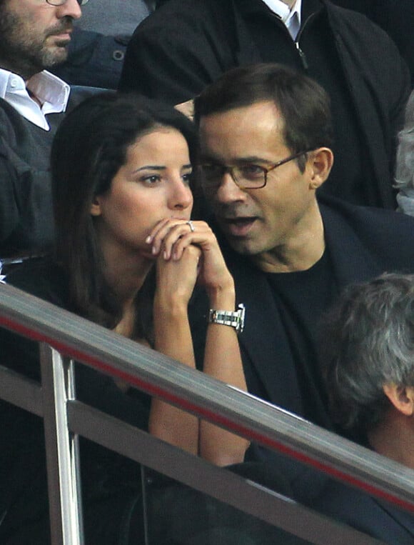 Jean-Luc Delarue et sa compagne Anissa lors du match PSG - Nice au Parc des Princes le 21 septembre 2011