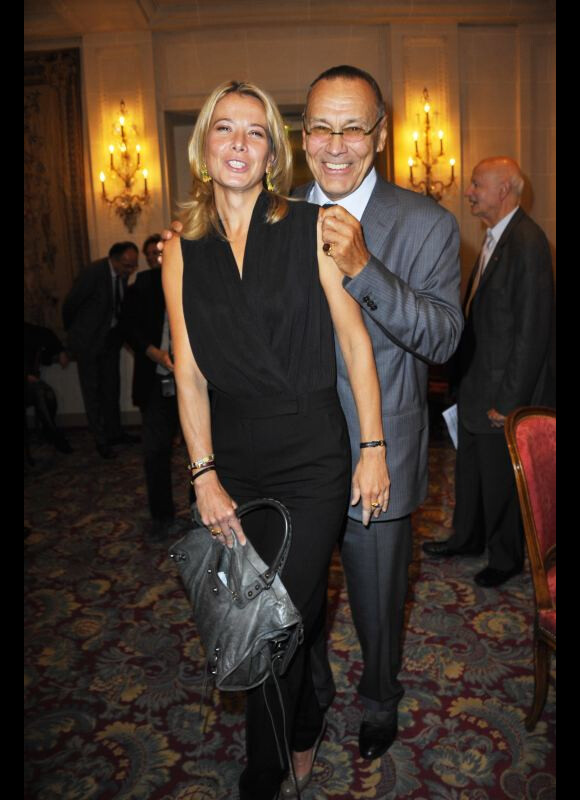 Andreï Kontchalovski, accompagné de sa femme, a été fait chevalier de la Légion d'honneur à Paris le 22 septembre 2011
