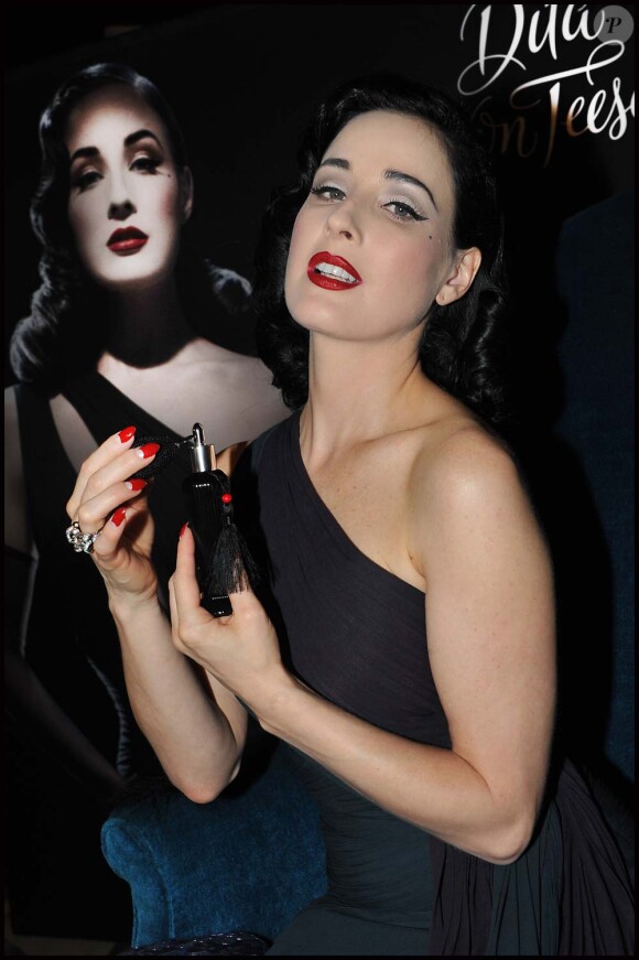 Femme totale, Dita von Tesse présente son premier parfum à la presse, au Negresco à Nice, le 20 septembre 2011.