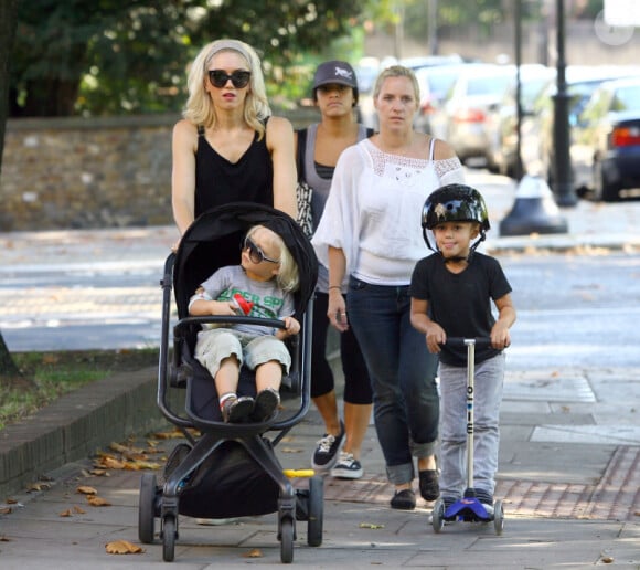 Gwen Stefani, toujours lookée, se balade au zoo avec ses fils, Kingston et Zuma. Londres, 28 septembre 2011