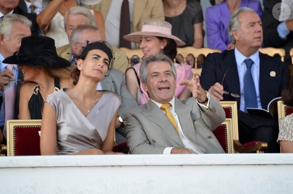 Edouard de Rotschild et Irene Salvador.
L'édition 2011 du Qatar Prix de l'Arc de Triomphe a vu le sacre inattendu de la pouliche allemande Danedream, auteure du nouveau record de l'épreuve. Un scénario explosif auquel célébrités et turfistes ont assisté à Longchamp.