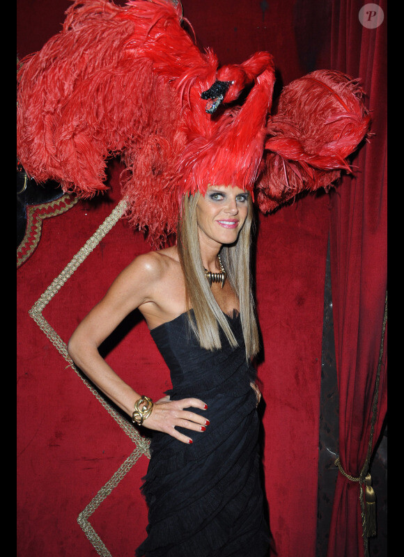 Anna dello Russo lors de la soirée Irreverent organisée par Carine Roitfeld chez Raspoutine le 4 octobre 2011 à Paris.