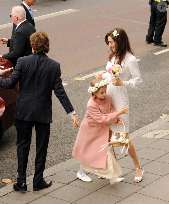 Sir Paul McCartney et Nancy Shevell, en présence de la petite Beatrice comme demoiselle d'honneur, se sont   mariés dimanche 9 octobre 2011 à la mairie de Marylebone, dans le centre de   Londres. C'est le troisième mariage de l'ex-Beatle, 69 ans, le second   pour sa fiancée de 51 ans.