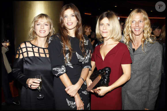 Maiwenn et ses actrices Marina Foïs, Karin Viard et Sandrine Kiberlain.