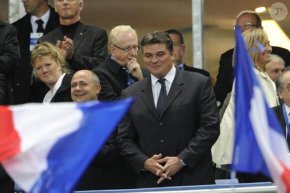 David Douillet, nouveau ministre des Sports dans les travées du Stade de France le 11 octobre 2011 à Saint-Denis lors du match entre l'équipe de France et la Bosnie