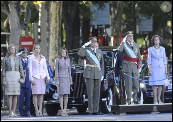 Toute la famille royale espagnole réunie pour la fête nationale espagnole, le 12 octobre 2011, à Madrid. Ce fut un moment solennelle pour la famille.