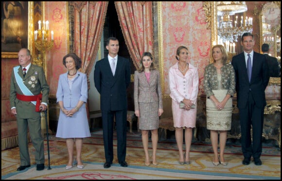 La famille royale espagnole lors de la fête nationale, le 12 octobre à Madrid. Toute la famille a assisté fièrement au défilé militaire.