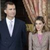Letizia d'Espagne a peu souri lors de cette journée.
La famille royale espagnole lors de la fête nationale, le 12 octobre à Madrid. Toute la famille a assisté fièrement au défilé militaire.