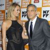 L'amoureux George Clooney et Stacy Keibler lors de l'avant-première du film The Descendants au festival du film de New York le 16 octobre 2011