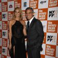 George Clooney et Stacy Keibler, amoureux et radieux, lors de l'avant-première du film The Descendants au festival du film de New York le 16 octobre 2011