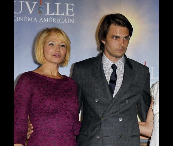 Ellen Barkin et Sam Levinson au festival de Deauville lors de la présentation du film Another Happy Day en septembre 2011