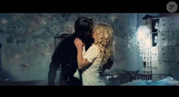 Image extraite du clip Criminal de Britney Spears, octobre 2011.