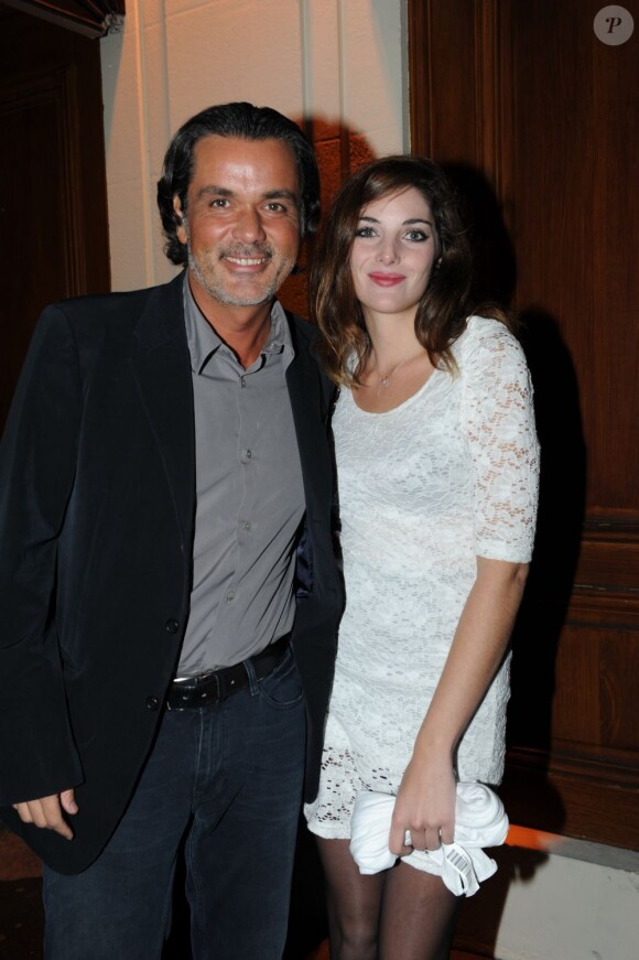 Christophe Barratier et Gwendoline à la soirée organisée à L'Arc Paris, avec George Clooney, le 18 octobre 2011.