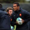 Thierry Dusautoir lors d'un entraînement le 19 octobre 2011 au Takapuna Rugby Club