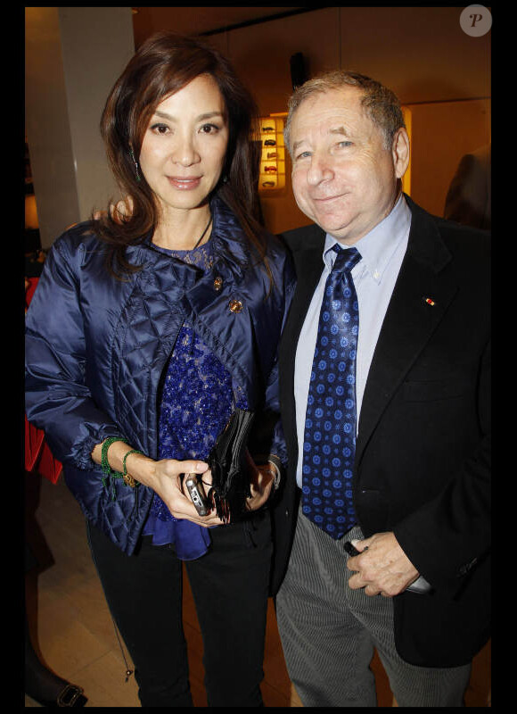 Michelle Yeoh et Jean Todt lors de la soirée du magazine Tag Mag et Roger Vivier à Paris le 20 octobre 2011
