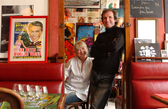 Muriel Salmon et son compagnon Serge dans leur restaurant Les Quatre Chats