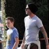 David Beckham sortant d'une boutique d'appareils photo à Los Angeles le 26 octobre 2011