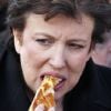 Roselyne Bachelot savoure la galette des rois, en février 2011 à Bordeaux ! C'est maintenant fini ! 