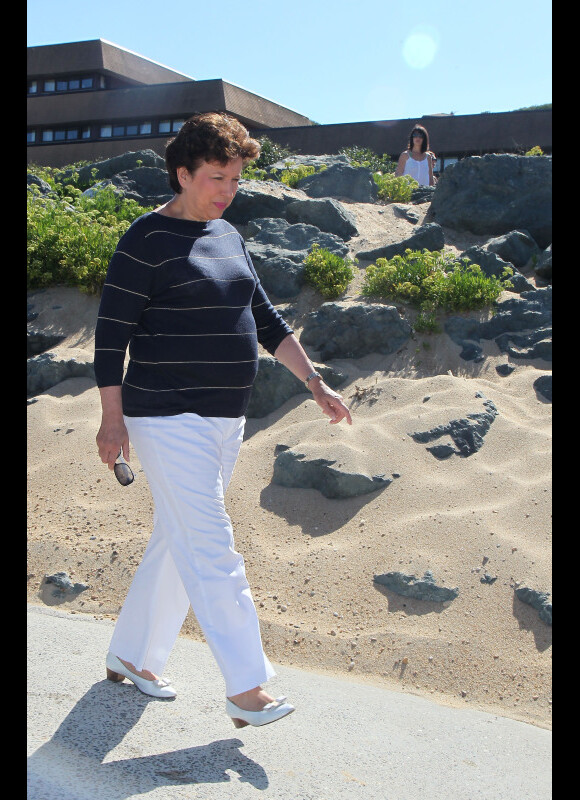 Roselyne Bachelot en août 2011 sur la plage d'Anglet