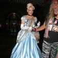 Gwen Stefani arrive à une soirée d'Halloween déguisée en Cendrillon le 29 octobre 2011
