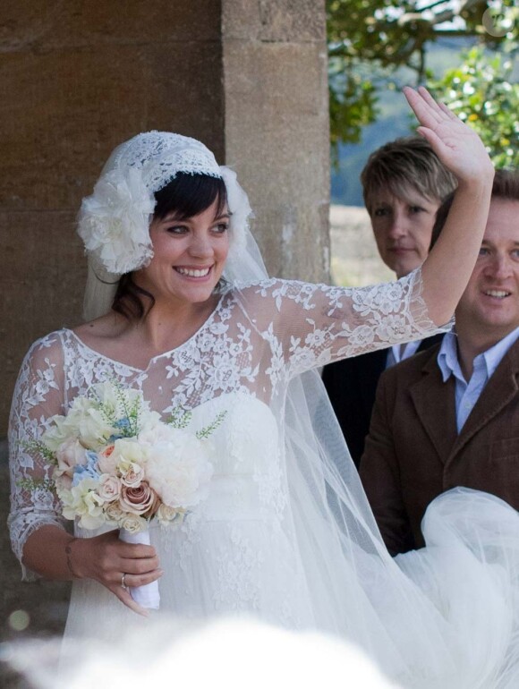 Lily Allen et Sam Cooper le jour de leur mariage, à Gloucestershire, le 11 juin 2011.