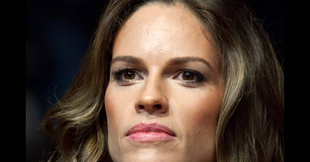 Scandale En Tchetchenie Hilary Swank Vire Son Staff Mais Ne Convainc Pas Purepeople