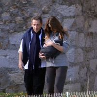 Giulia Sarkozy : Promenade au grand air avec papa et maman !