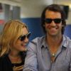 Kate Winslet et Ned Rocknroll à l'aéroport de San Francisco le 14 octobre 2011